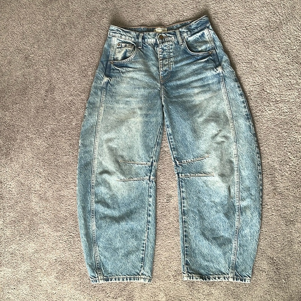 Free people mid rise barrel Jean